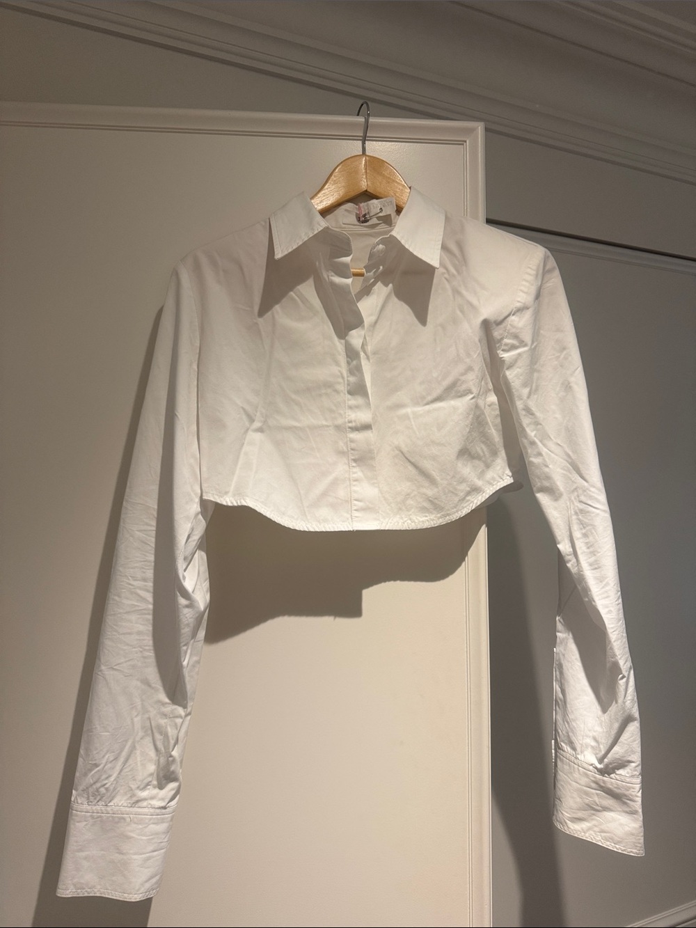 Frankie Shop White Cropped Button-Down Blouse
